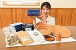 町内事業者から募ったコーヒー豆や工芸品