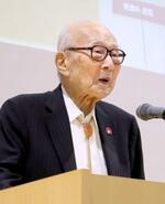 　「核兵器をなくす日本キャンペーン」の発足１年のイベントで発言する被団協の田中熙巳代表理事＝１日午後、東京都渋谷区