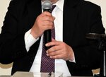 「石破さんが言ったことは全部うそ」と主張する下村氏＝１２日、国会内