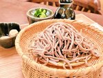 コシがある太い麺が特徴の「神そば」