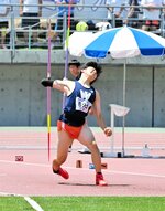 男子やり投げで１位に輝いた森沢知慶＝岡山市のシティライトスタジアム