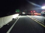 死亡事故が発生した鳥取市青谷町の山陰道下り線青谷ＩＣ付近（鳥取県警提供）