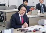 　有識者懇談会であいさつする一橋大の伊藤邦雄ＣＦＯ教育研究センター長＝７日午後、東京都千代田区