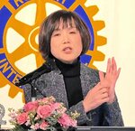 女性活躍や地域活性化について講演する吉岡さん