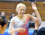 　国際大会の日本代表選考会で演技し、笑顔を見せる森ひかる選手＝４月、東京都内