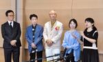 　アニメ「ちびまる子ちゃん」でＴＡＲＡＫＯさんと共演したキートン山田さん（中央）や豊嶋真千子さん（右端）ら＝１５日、東京都内