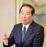 　インタビューに答える額賀衆院議長