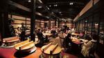 　「御料理茅乃舎」の店内＝福岡県久山町