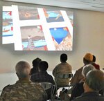 映像を通して紹介される歌川広重の作品＝１２日、米子市美術館