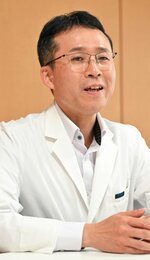 時代の変化に対応できる人材育成の必要性を強調する永原センター長＝米子市西町