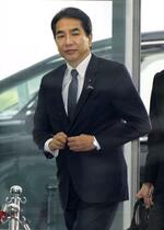 　首相官邸に入る江藤農相＝２１日午前