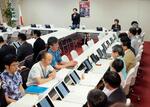 　自民党本部で開かれた沖縄振興調査会の会合＝８日午後、東京・永田町