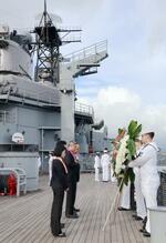 　１１日、米ハワイ・真珠湾の戦艦ミズーリで開かれた追悼式典（共同）