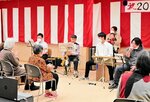 バンド演奏で盛り上がる会場