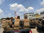 　シュエココを支配する武装勢力の戦闘員＝３月１２日（共同）