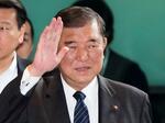 　首相官邸に入る石破首相＝９日午前