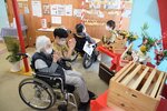 養和神社にお参りする患者や職員