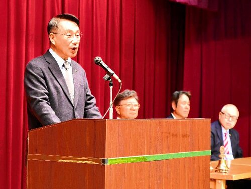 交流再会の喜びを語る鄭会長
