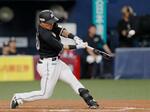 　７回ロッテ２死一塁、池田が左越えに２打席連続本塁打となる２ランを放つ＝京セラドーム