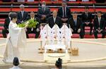 　大相撲名古屋場所初日を前に、ドルフィンズアリーナで営まれた土俵祭り。奥中央は日本相撲協会の八角理事長＝１３日