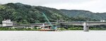 ２６日に橋りょう上部がつながるなど架け替え工事が進む城崎大橋の新大橋＝豊岡市城崎町