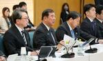 　デジタル行財政改革会議であいさつする石破首相（左から２人目）＝２２日午後、首相官邸