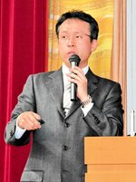 肝炎ウイルス検査の早期受検を呼びかける永原センター長