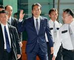 　首相官邸に入る江藤農相＝２１日午前