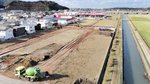 住宅地や商業施設用の土地として造成作業が進む現場＝９日、岩美町浦富
