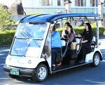 ５月２８日から運行開始するグリーンスローモビリティ＝２０２４年１１月９日、倉吉市葵町