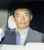 　横浜地検に逮捕された直後の江口氏＝２０１８年１０月、横浜市中区