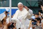 　２０１９年１１月、長崎市を訪問し、ミサの会場に入場するローマ教皇フランシスコ