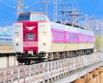 ６月１５日で定期運行を終えるゆったりやくも色の３８１系車両