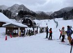 冬季シーズンには多くのスキーヤーが集まるわかさ氷ノ山スキー場＝２１日、若桜町※米