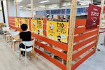 「カレーだしっ！」が出店するパープルタウン１階のフードコート＝２日、倉吉市山根