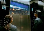 　三菱地所が展開するエレベーター内のサイネージ