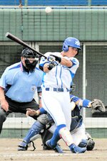 都市対抗野球大会中国地区２次予選に出場した林さん＝６月５日、山口県周南市の津田恒実メモリアルスタジアム（日鉄ステンレス提供）