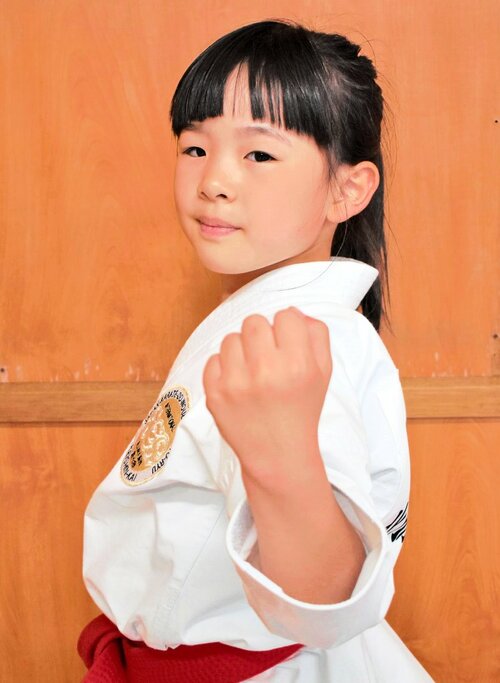 鳥取県予選で２年連続優勝を果たした北脇さん＝鳥取市安長の井上派糸東流慶心会安長支部