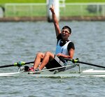 高校２年時に全国総体男子シングルスカル決勝で優勝した古田直輝。卒業まで国内では無敗を誇った＝２０１３年８月、福岡県遠賀川漕艇場