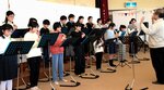 息の合った演奏を披露するリコーダークラブのメンバー