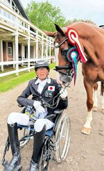 パラ馬術の国際大会に初めて出場し、好成績を残した大川さん＝８月１２日、デンマーク（本人提供）