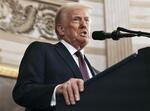 　米連邦議会議事堂で開かれた就任式で演説するトランプ新大統領＝１月２０日、ワシントン（ロイター＝共同）