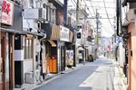 かつての明るさを取り戻そうと商店会が設立された繁華街＝２６日、米子市の市道朝日町通り線