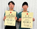 男子個人で３位入賞した（左から）米田・杉田組＝浦安総合公園テニスコート