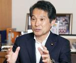 　インタビューに答える立憲民主党の大串博志選対委員長
