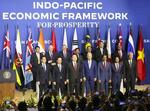 　昨年１１月、「インド太平洋経済枠組み」の首脳会合で記念写真に納まる岸田首相（前列左端）ら＝米サンフランシスコ