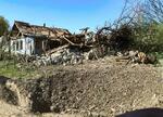 　ウクライナ北東部スムイ州のロシア占領地近くにあるユナキフカ村＝４月２８日（州警察提供・共同）