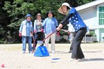 【転がる先は…】一打放つごとに一喜一憂。日頃の練習の成果はいかに？（グラウンドゴルフ・浜坂すこやか広場グラウンド）
