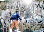 こんなところで地震に遭遇したら津波だけでなく落石の危険もある