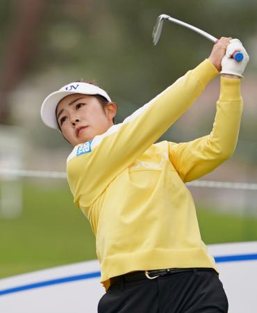 　第２ラウンド、通算１１アンダーで４位の山下美夢有＝エルカバレロＣＣ（共同）